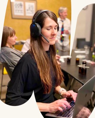 Vánoční KPZ: Štědrý den není pohádka. Je to „event management“. 🎧 Všechno se po*ere. Stromek spadne. Dítě bude nesnášet...